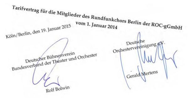 Unterschriebender Tarifvertrag beim Rundfunkchor Berlin